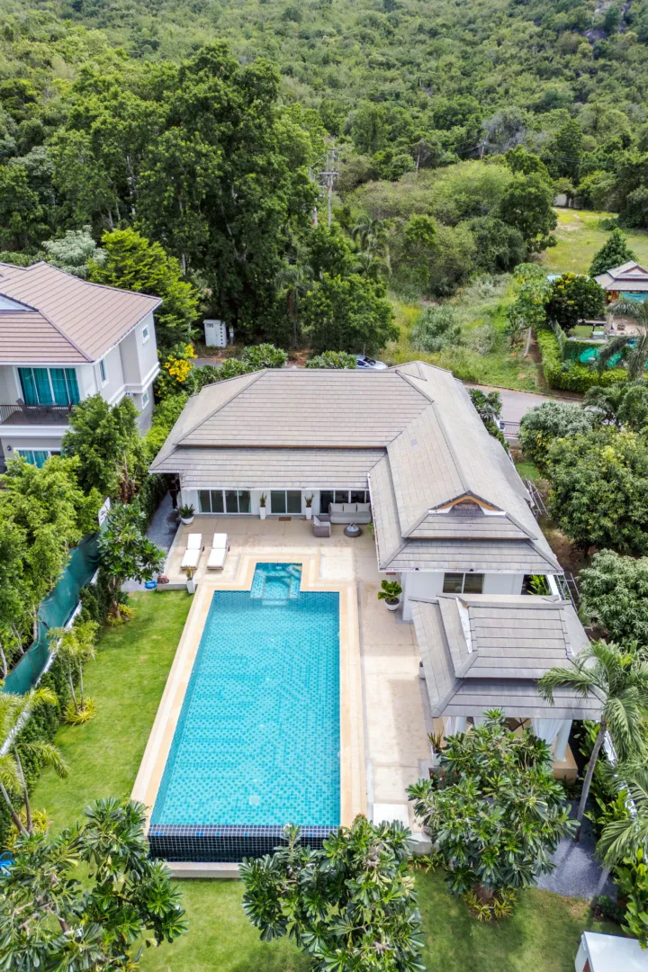 Luxury 3 Bed Villa, elevated, minutes to Khao Tao Beach — photo 4