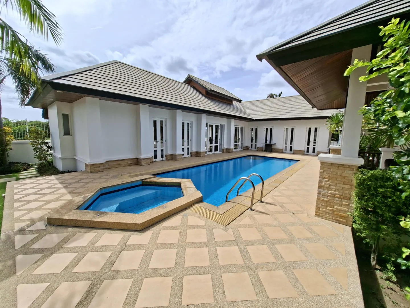 Urgent sale : Bali Style Luxury Pool Villa — photo 24