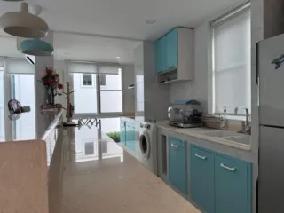 3 bed Luxury Beachfront Condo with pool access — photo 2