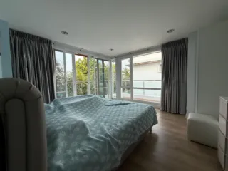 3 bed Luxury Beachfront Condo with pool access — photo 5